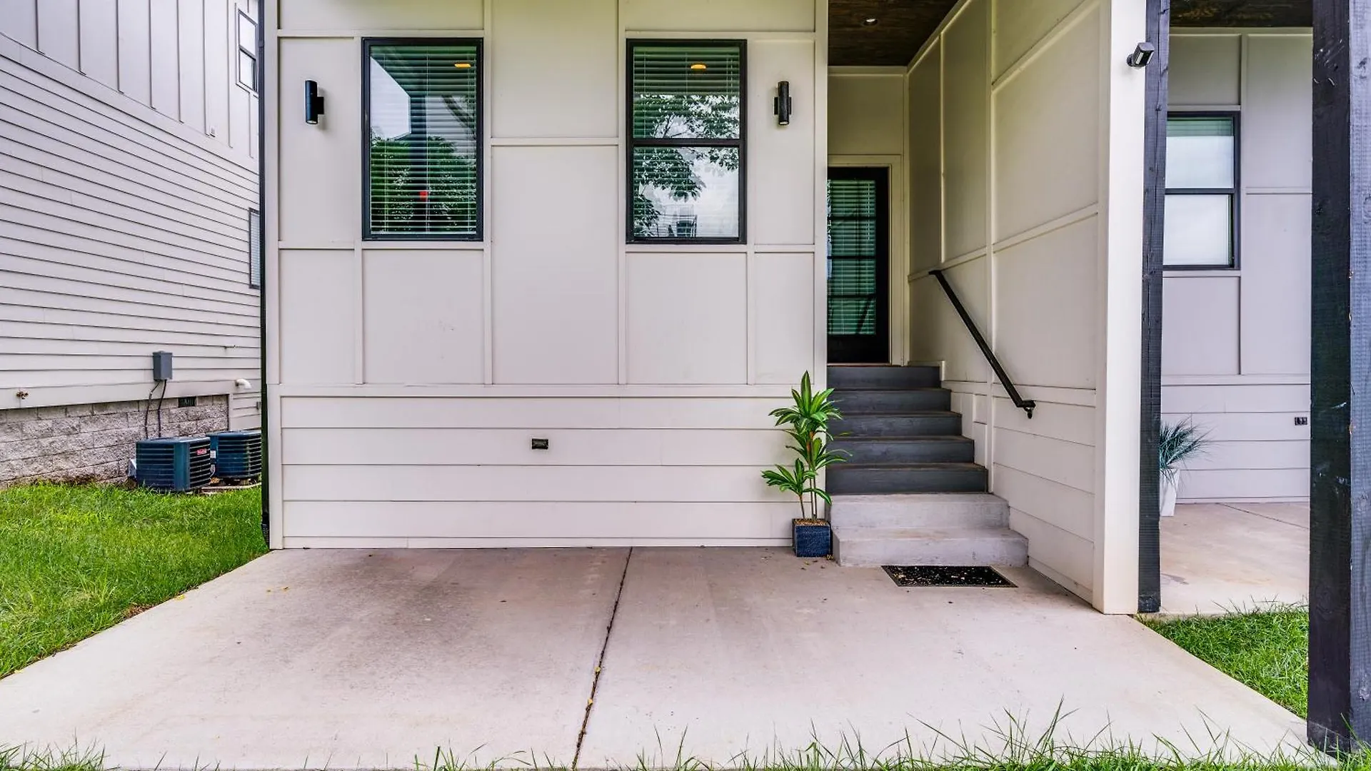 Nash House & Bars Of Broadway With Hot Tub, Rooftop Bar And Views! 8Min Downtown! Sleeps 12! Nashville