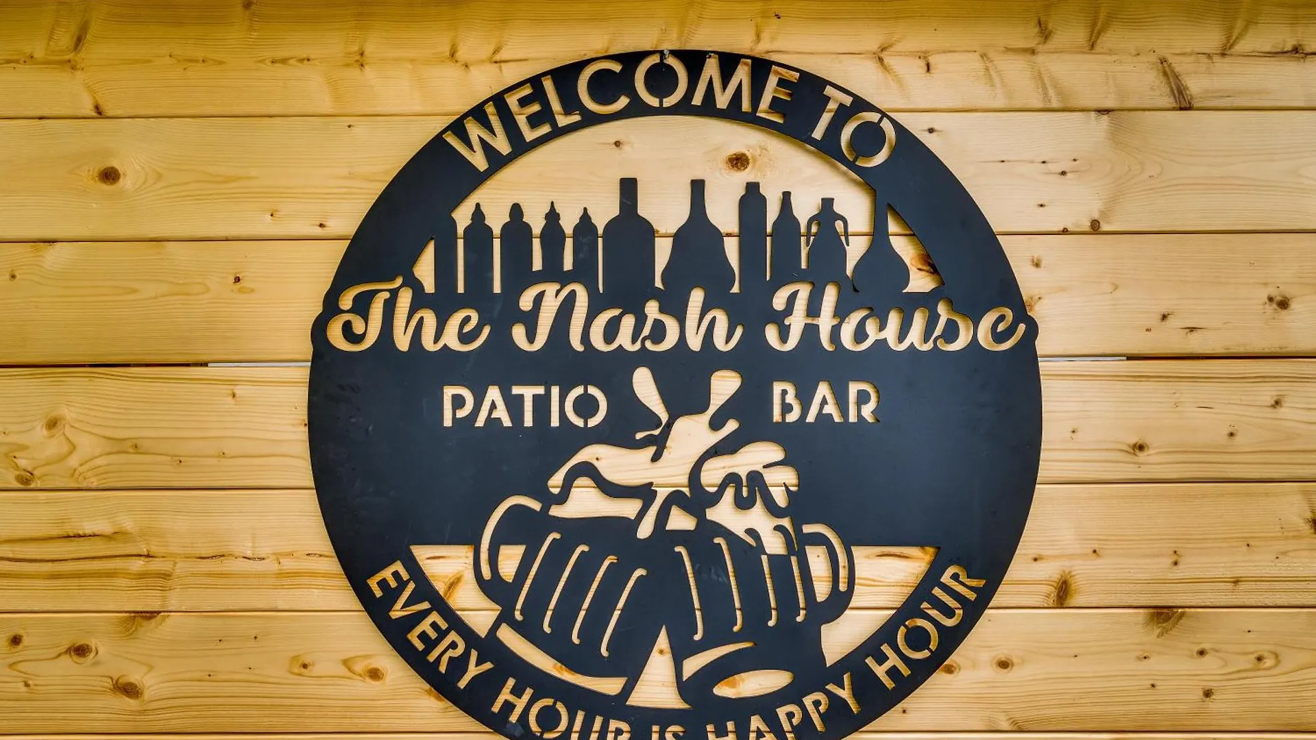 Holiday home Nash House & Bars Of Broadway With Hot Tub, Rooftop Bar And Views! 8Min Downtown! Sleeps 12! Nashville United States