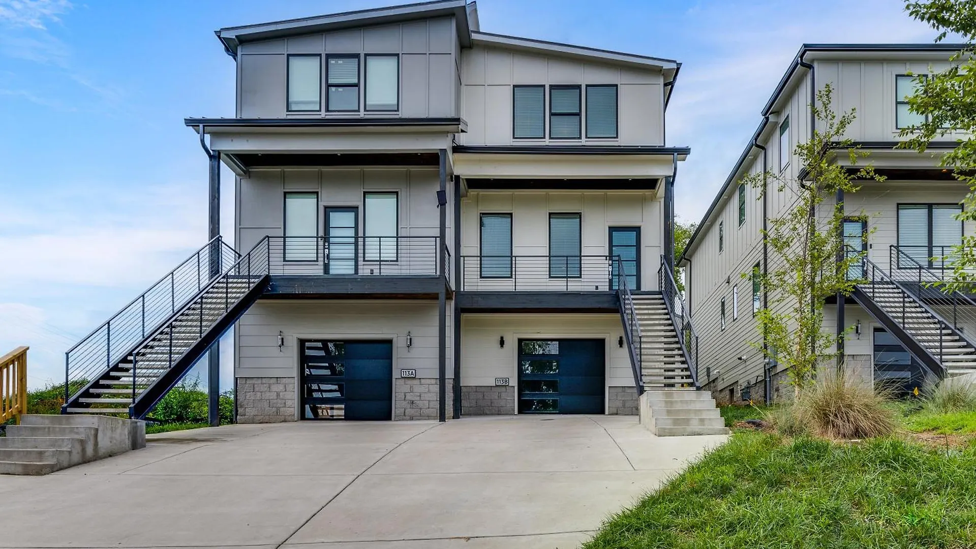 Nash House & Bars Of Broadway With Hot Tub, Rooftop Bar And Views! 8Min Downtown! Sleeps 12! Nashville 0*,  United States