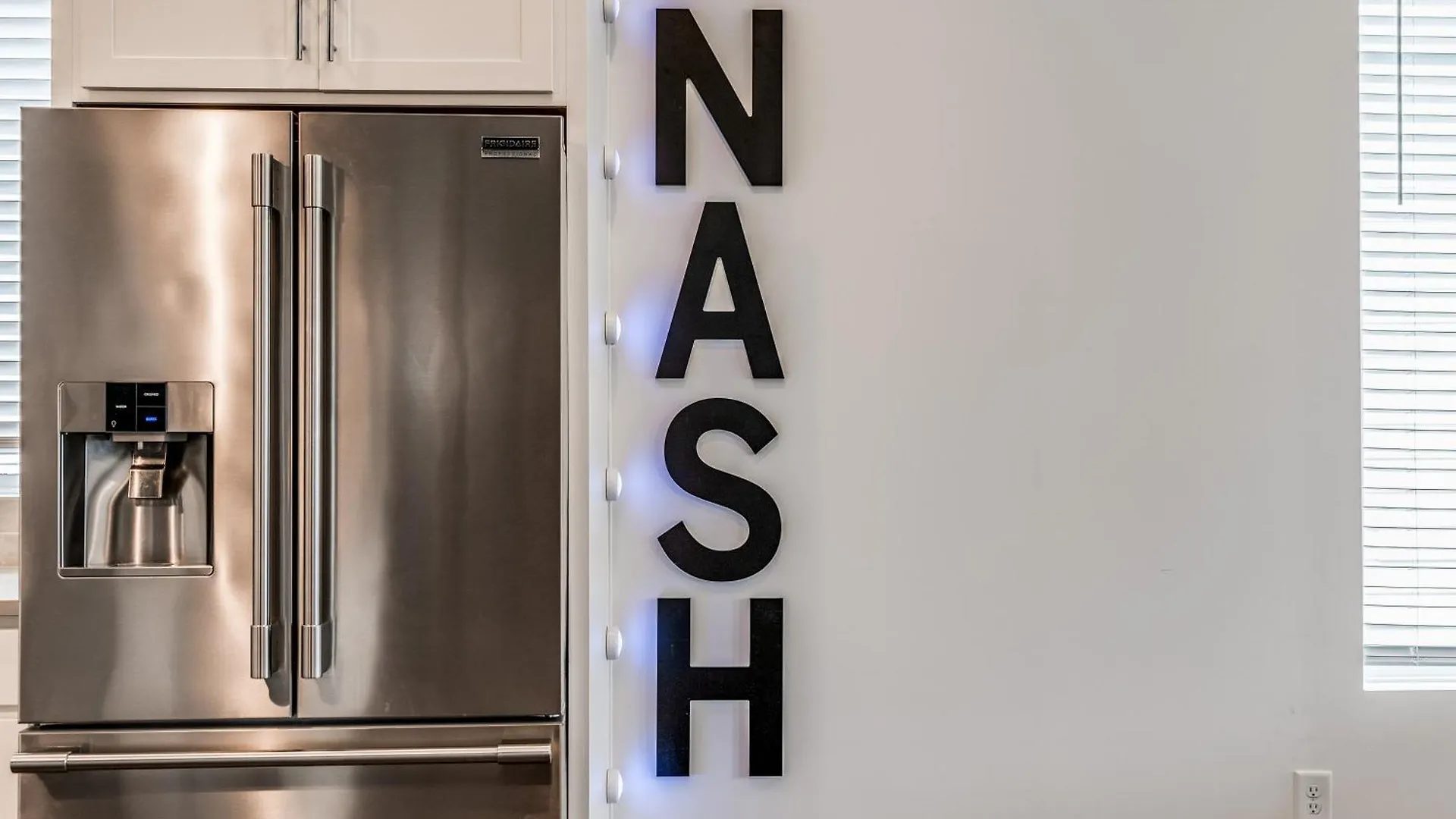 Nash House & Bars Of Broadway With Hot Tub, Rooftop Bar And Views! 8Min Downtown! Sleeps 12! Nashville 0*,