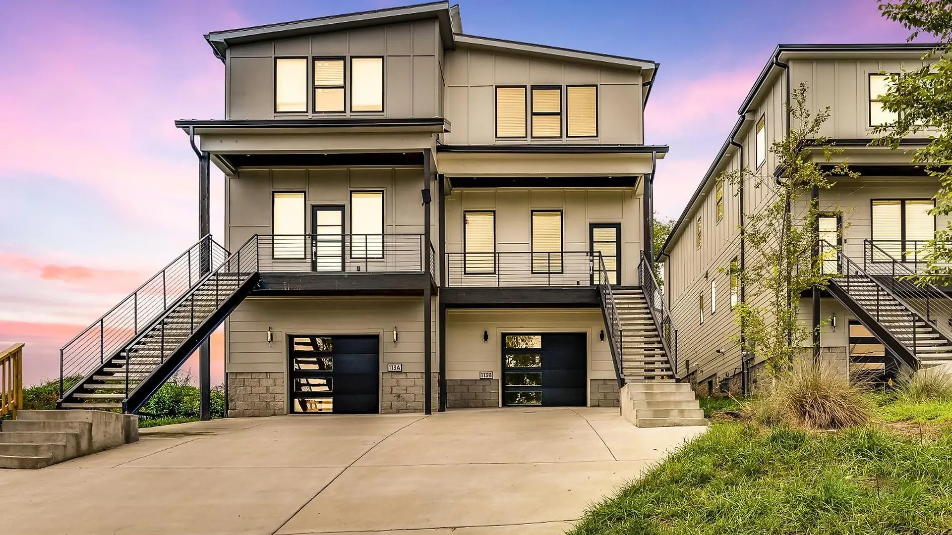 Nash House & Bars Of Broadway With Hot Tub, Rooftop Bar And Views! 8Min Downtown! Sleeps 12! Nashville United States